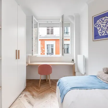 We Parisian Les Invalides Cozy