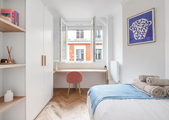 We Parisian Les Invalides Cozy