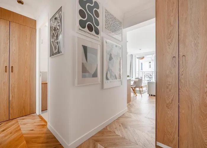 We Parisian Les Invalides Cozy